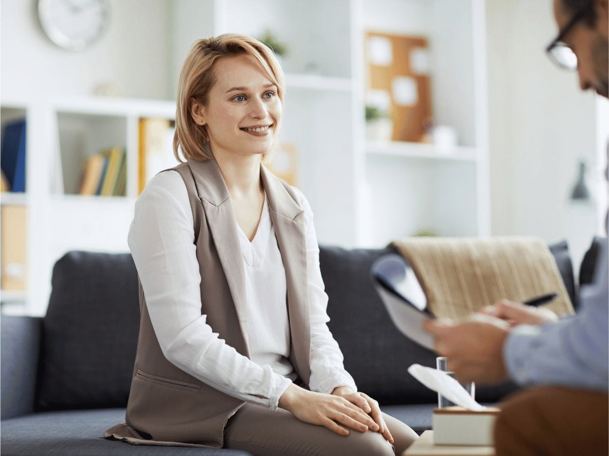 doctor consulting a mental health patient